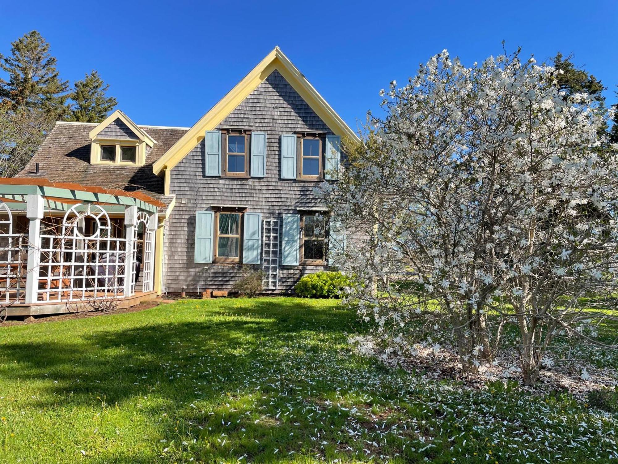 Avonlea Forest Hill Chalet