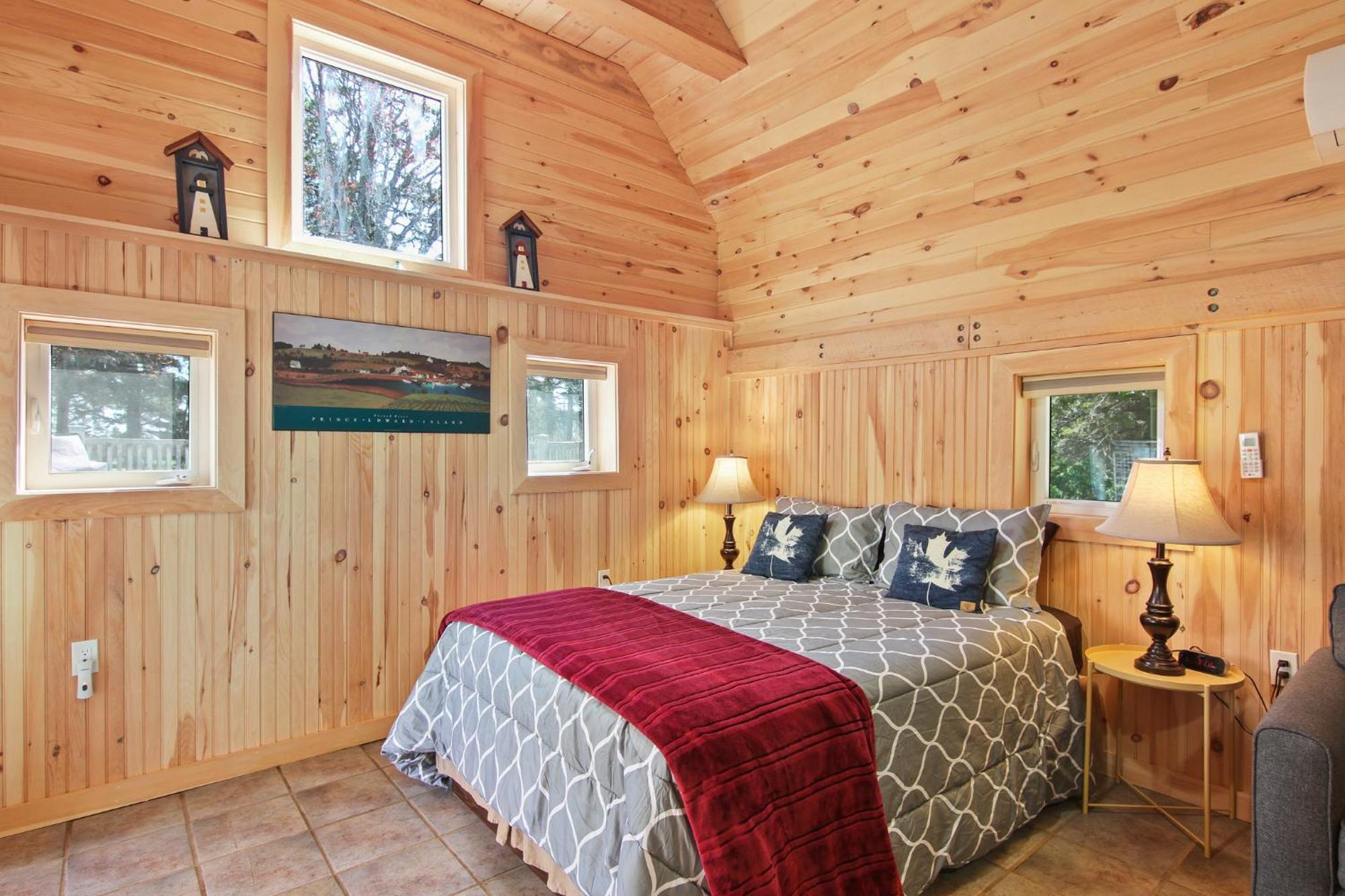 Avonlea Forest Hill Chalet *