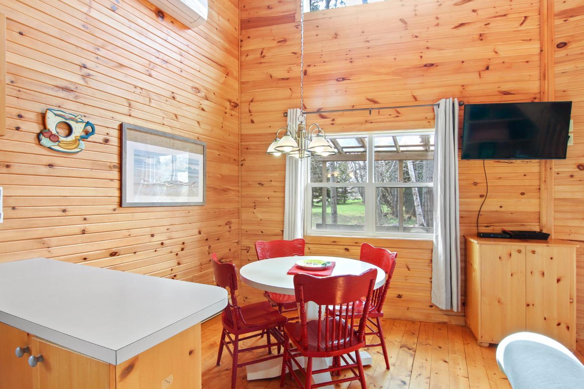 Avonlea Forest Hill Chalet