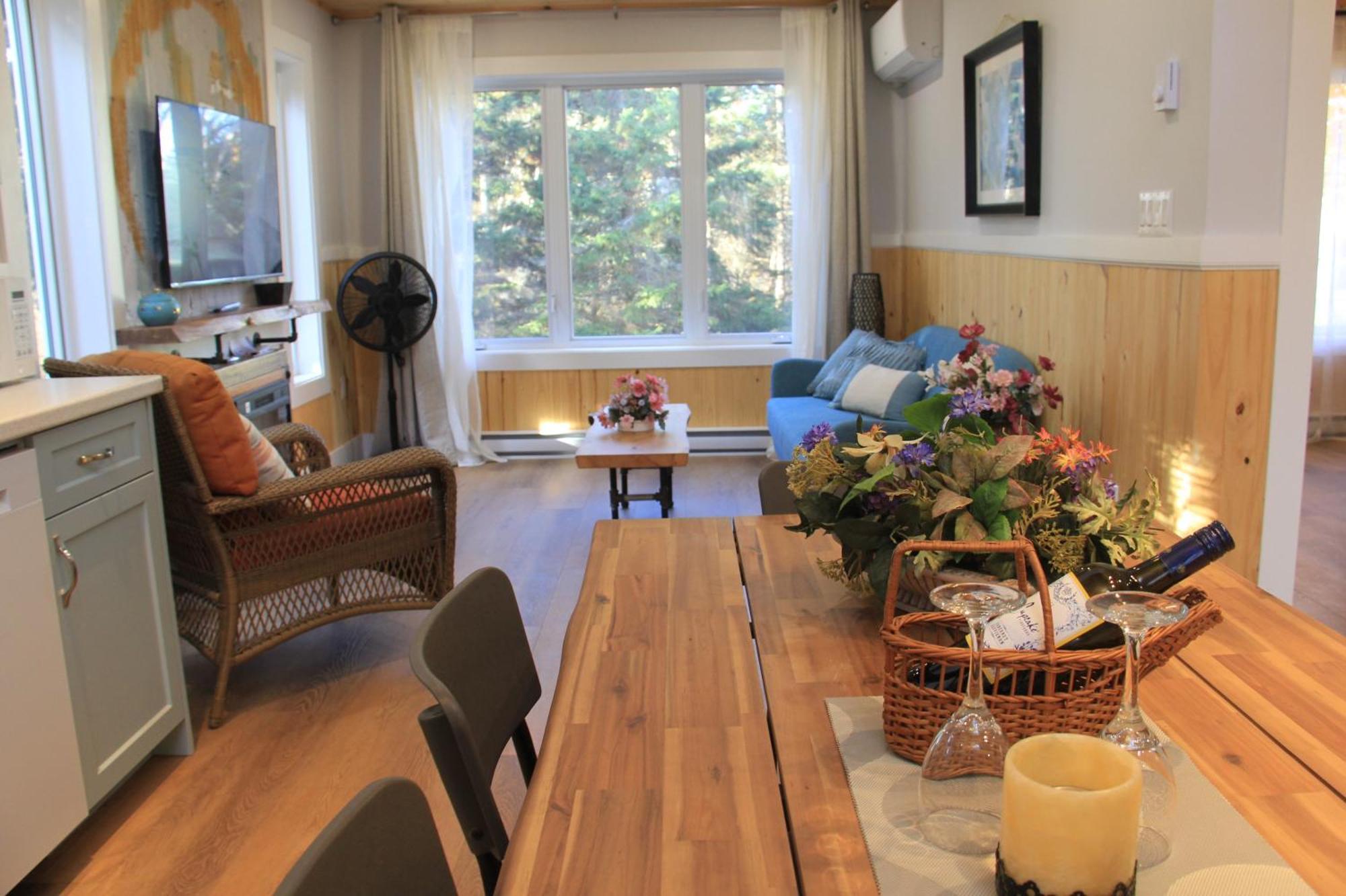 Avonlea Forest Hill Chalet *
